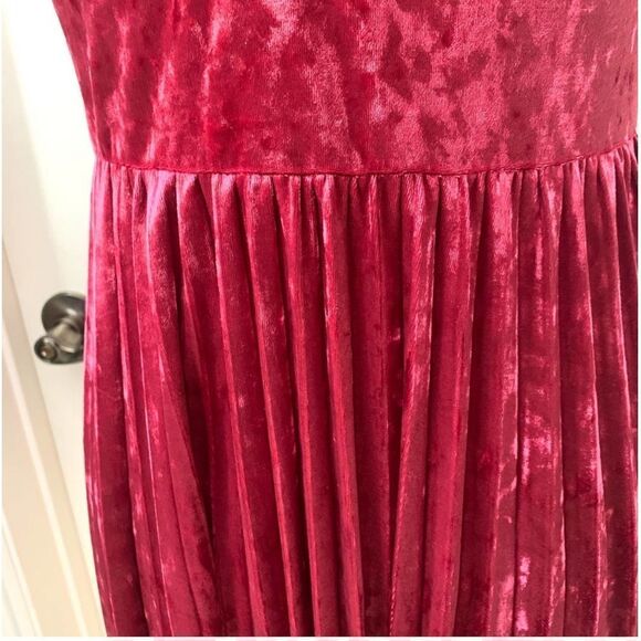 Modcloth Splendorous Spree Velvet Dress in Wine - Picture 11 of 16